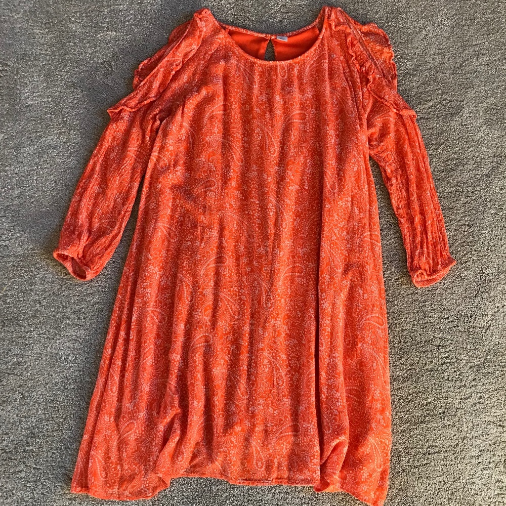 🌻Frilly Cold Shoulder Paisley Dress